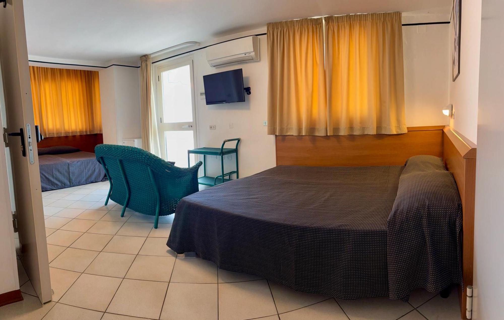 Hotel Excelsior Fano Esterno foto