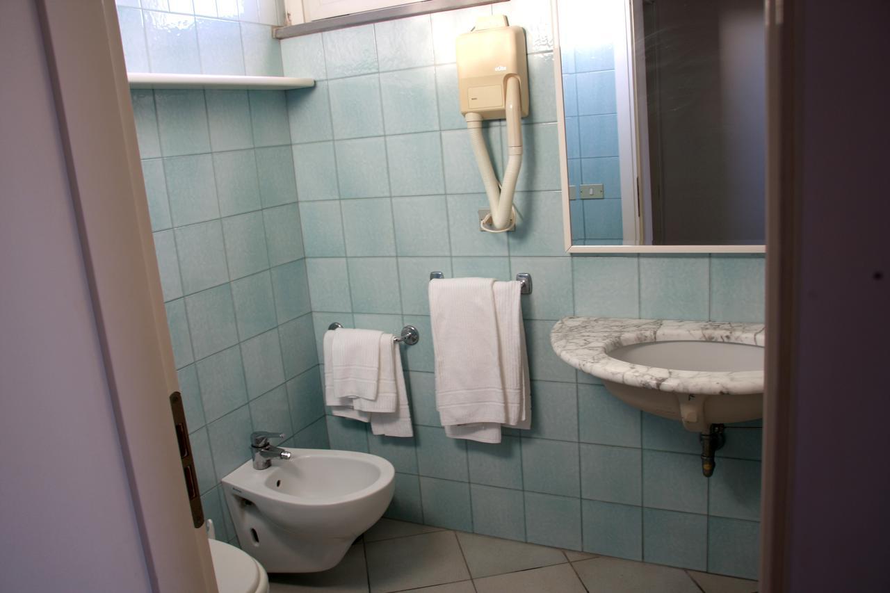 Hotel Excelsior Fano Esterno foto