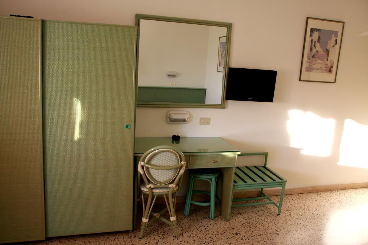 Hotel Excelsior Fano Esterno foto