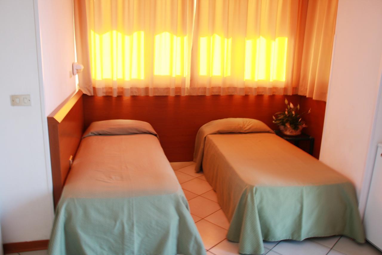 Hotel Excelsior Fano Esterno foto