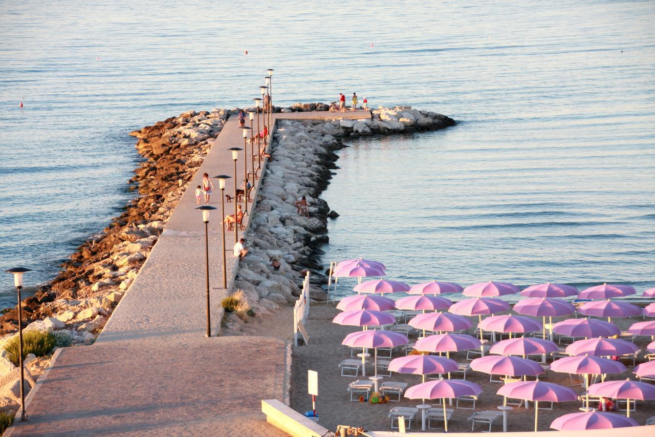 Hotel Excelsior Fano Esterno foto