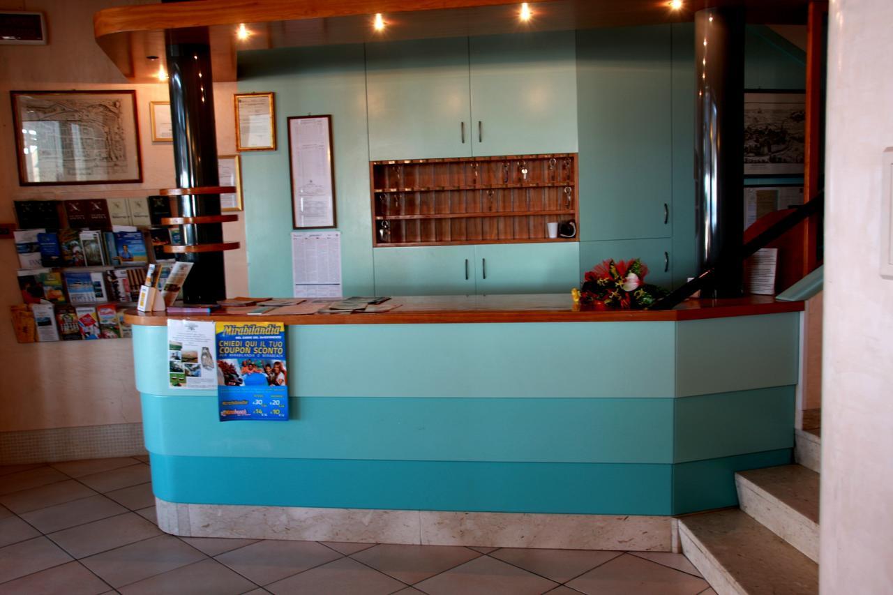Hotel Excelsior Fano Esterno foto