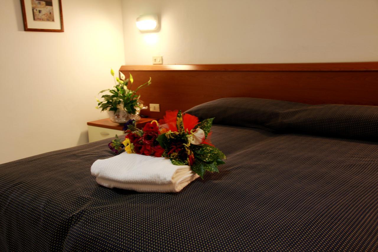 Hotel Excelsior Fano Esterno foto